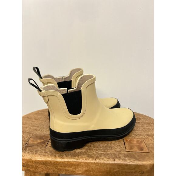 Women's Waterproof Rain Boots - Size 8 Wide - Tan/Black - Picture 4 of 10